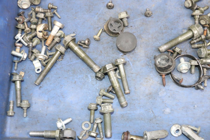 photo de WOREK ŚRUB I WKRĘTÓW PEUGEOT TWEET 4T 50 (2014 - 2019) - Zoom stanu zużycia