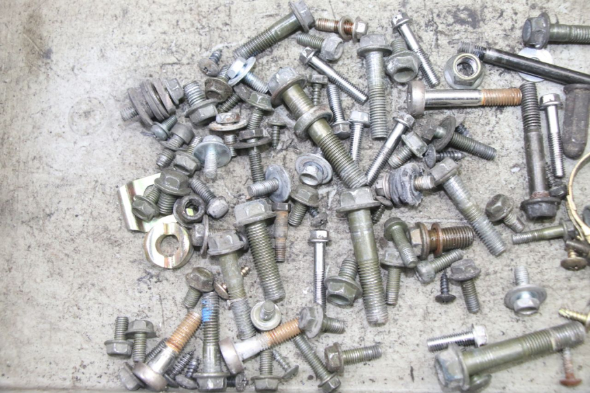 photo de WOREK ŚRUB I WKRĘTÓW PEUGEOT TWEET 4T 50 (2014 - 2019) - Szczegół części