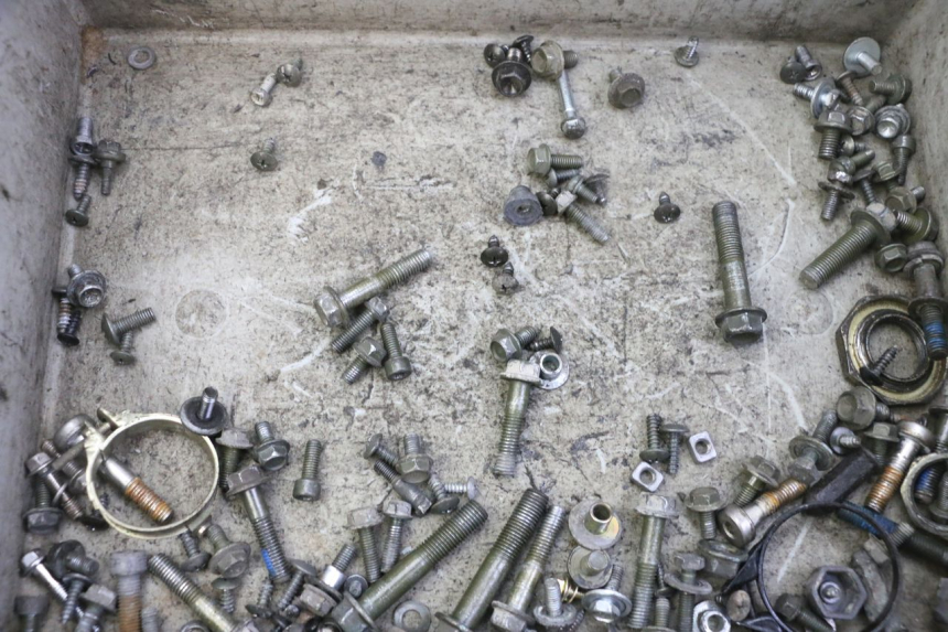 photo de WOREK ŚRUB I WKRĘTÓW PEUGEOT TWEET 4T 50 (2018 - 2022) - Szczegół części