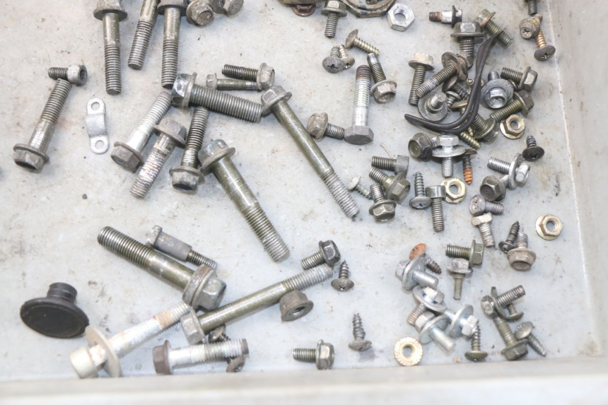 photo de TORBA ZESTAW ŚRUB I WKRĘTÓW PEUGEOT TWEET 125 (2010 - 2017) - Szczegół części