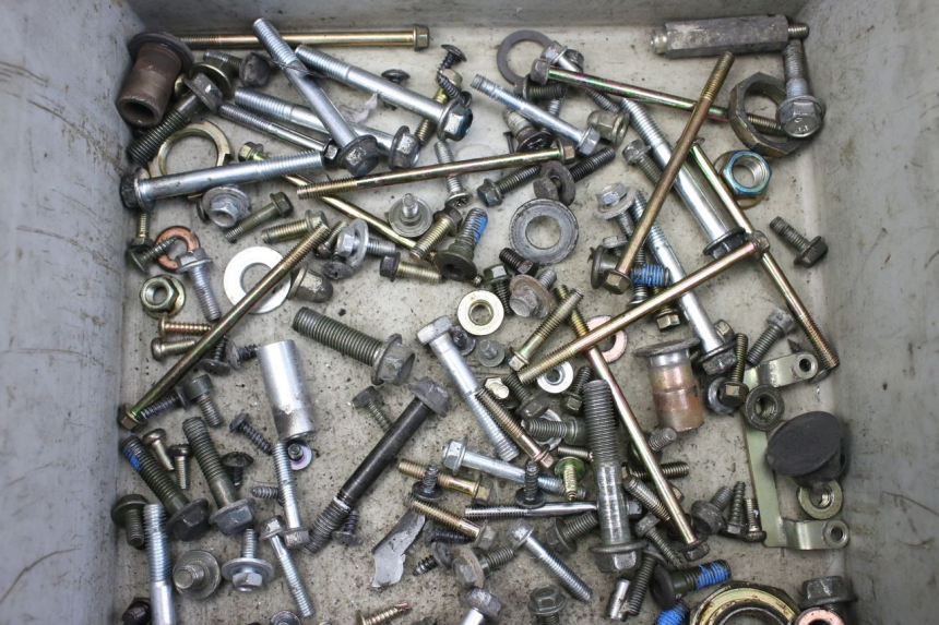 photo de TORBA ZESTAW ŚRUB I WKRĘTÓW PEUGEOT TWEET 125 (2010 - 2017) - Szczegół części