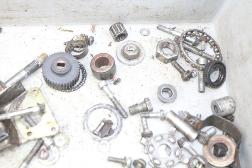 photo de WOREK ŚRUB I WKRĘTÓW PIAGGIO TYPHOON 50 (1993 - 1999) - Inny kąt widzenia