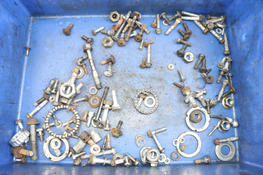 photo de WOREK Z ŚRUBAMI I WKRĘTAMI PIAGGIO TYPHOON 80 (1994 - 1997) - Widok główny