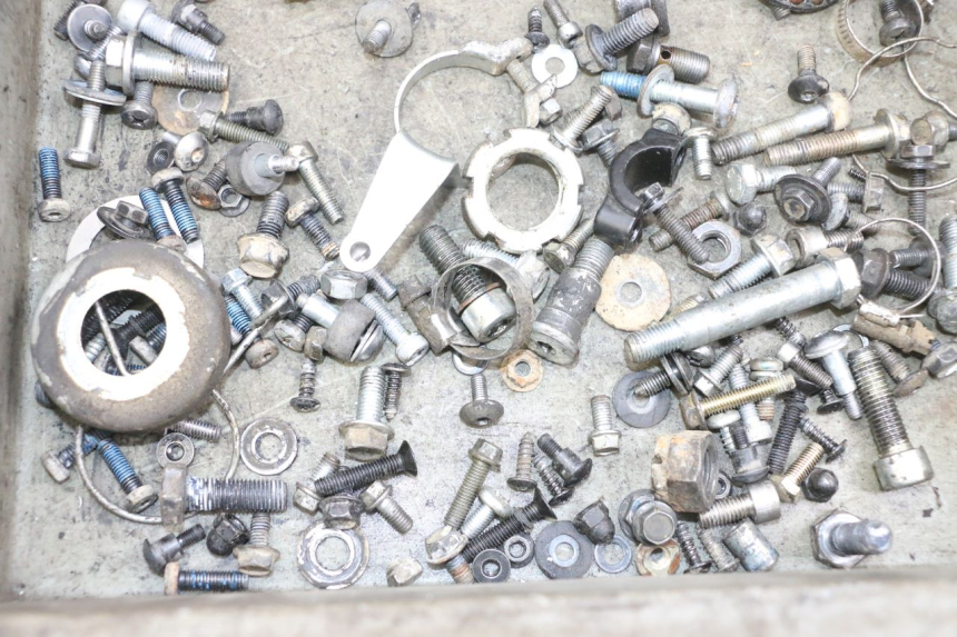 photo de WOREK ŚRUB I ŚRUBEK YAMAHA TZR 50 (2008 - 2016) - Inny kąt widzenia