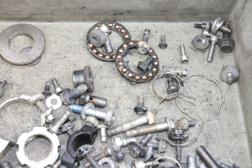 photo de WOREK ŚRUB I ŚRUBEK YAMAHA TZR 50 (2008 - 2016) - Widok ogólny