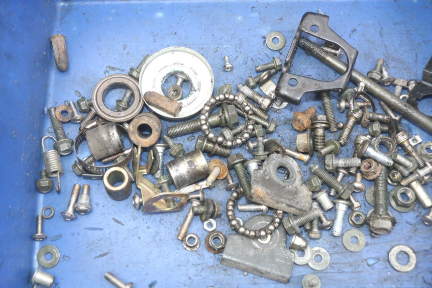 photo de WOREK Z ŚRUBAMI I ELEMENTAMI ZŁĄCZNYMI MOTRAC URBAN 4T 50 (2016 - 2024) - Szczegół części