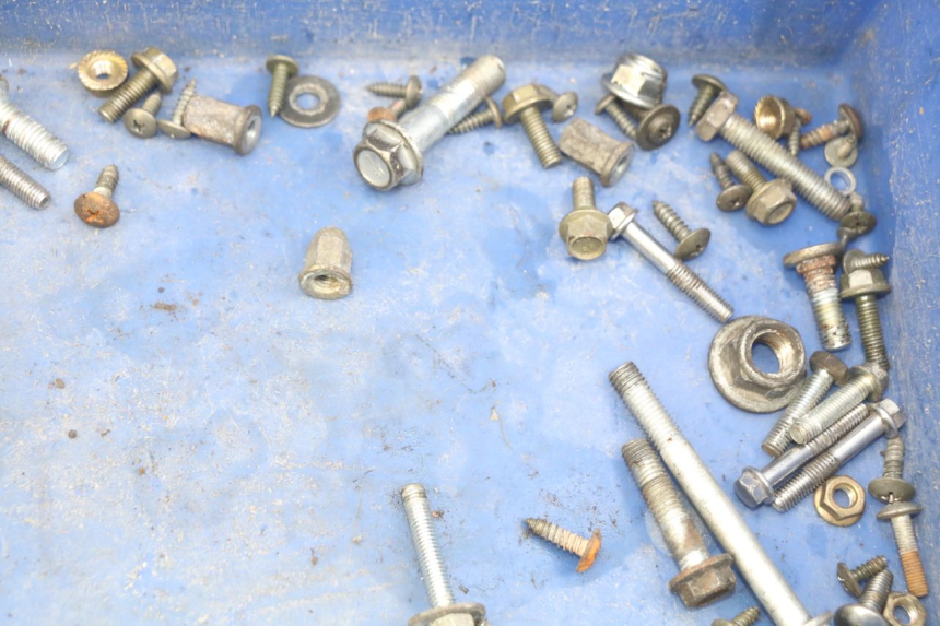 photo de WOREK ŚRUB I WKRĘTÓW PEUGEOT V-CLIC VCLIC 50 (2007 - 2013) - Inny kąt widzenia