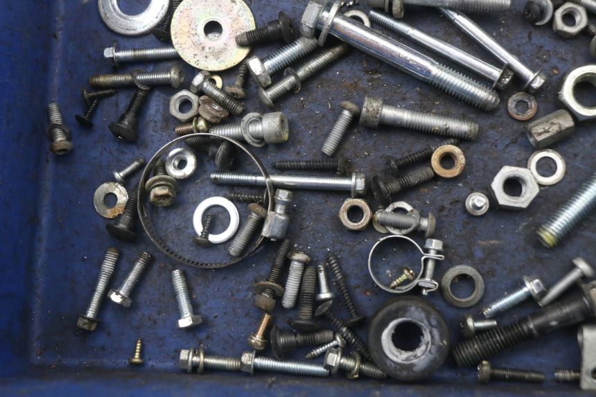 photo de WOREK ŚRUB I WKRĘTÓW PIAGGIO VESPA LX 125 (2005 - 2010) - Inny kąt widzenia