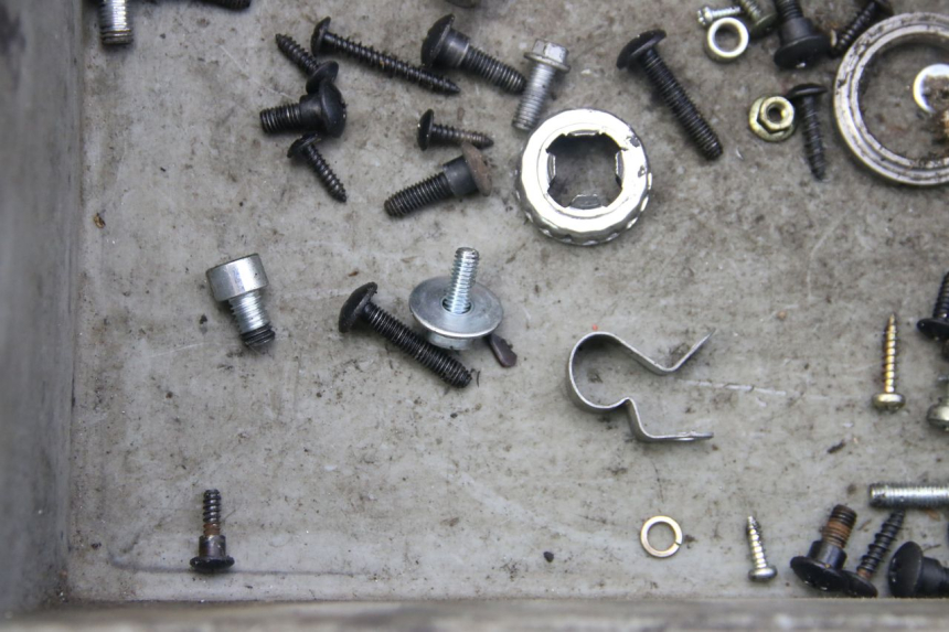 photo de TORBA ZESTAW ŚRUB I WKRĘTÓW PIAGGIO VESPA S 2T 50 (2007 - 2014) - Szczegół części