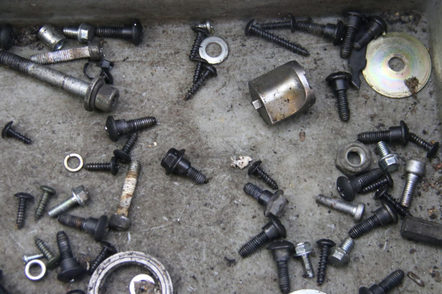 photo de TORBA ZESTAW ŚRUB I WKRĘTÓW PIAGGIO VESPA S 2T 50 (2007 - 2014) - Inny kąt widzenia