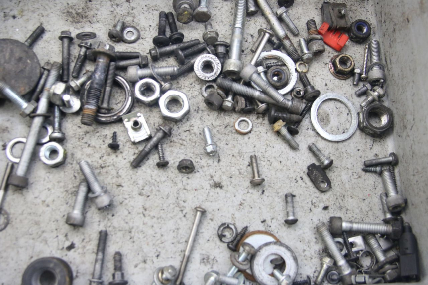 photo de TORBA ZESTAW ŚRUB I WKRĘTÓW PIAGGIO VESPA S 2T 50 (2007 - 2014) - Szczegół części