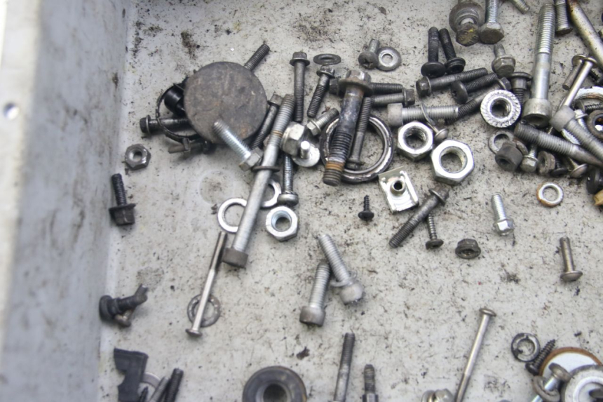 photo de TORBA ZESTAW ŚRUB I WKRĘTÓW PIAGGIO VESPA S 2T 50 (2007 - 2014) - Zoom stanu zużycia