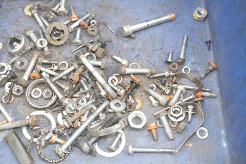 photo de TORBA ZESTAW ŚRUB I WKRĘTÓW PIAGGIO VESPA S 2T 50 (2007 - 2014) - Szczegół części