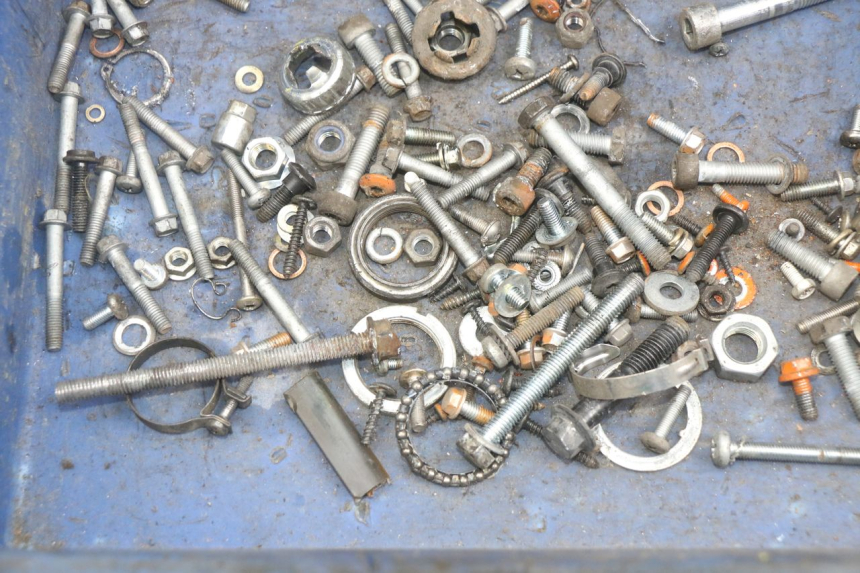 photo de TORBA ZESTAW ŚRUB I WKRĘTÓW PIAGGIO VESPA S 2T 50 (2007 - 2014) - Zoom stanu zużycia