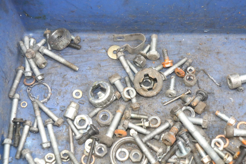 photo de TORBA ZESTAW ŚRUB I WKRĘTÓW PIAGGIO VESPA S 2T 50 (2007 - 2014) - Inny kąt widzenia