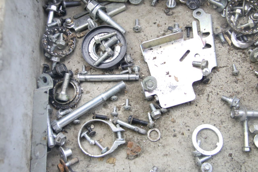 photo de WOREK ŚRUB I ŚRUBEK HONDA VISION NSC R 50 (2013 - 2015) - Zoom stanu zużycia