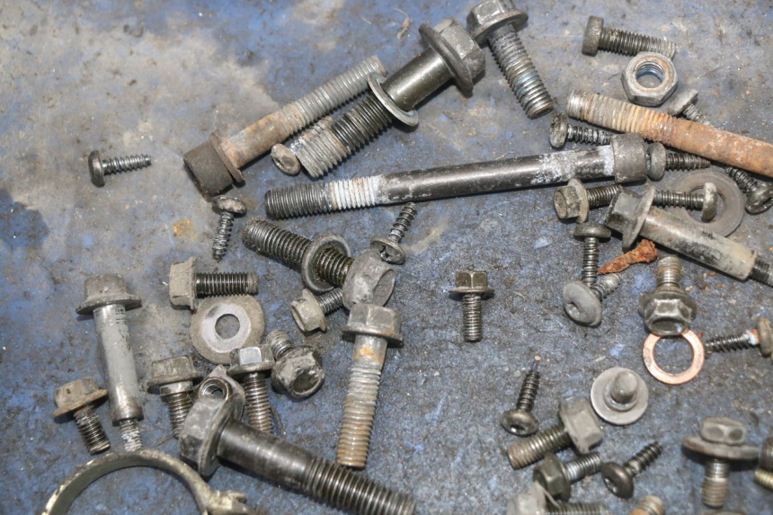 photo de WOREK ŚRUB I WKRĘTÓW PEUGEOT VIVACITY NEW 4T 50 (2008 - 2017) - Szczegół części