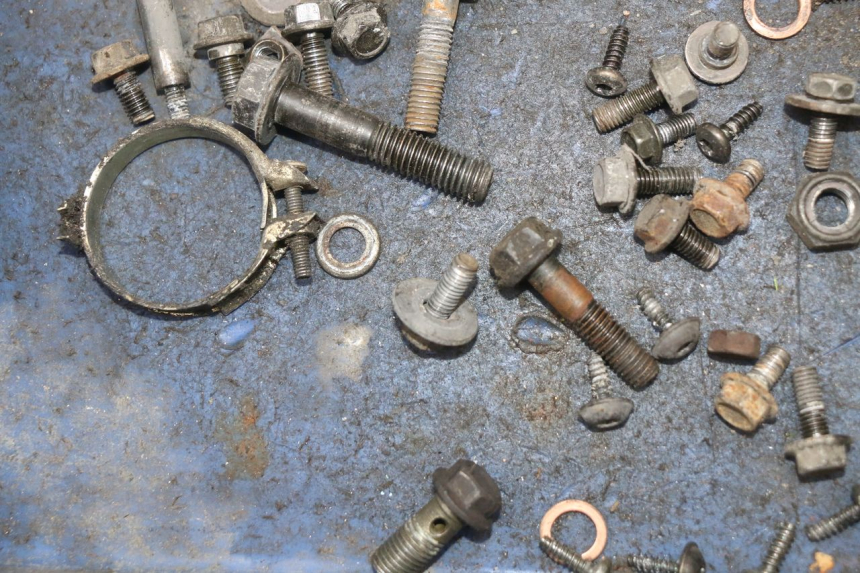 photo de WOREK ŚRUB I WKRĘTÓW PEUGEOT VIVACITY NEW 4T 50 (2008 - 2017) - Inny kąt widzenia