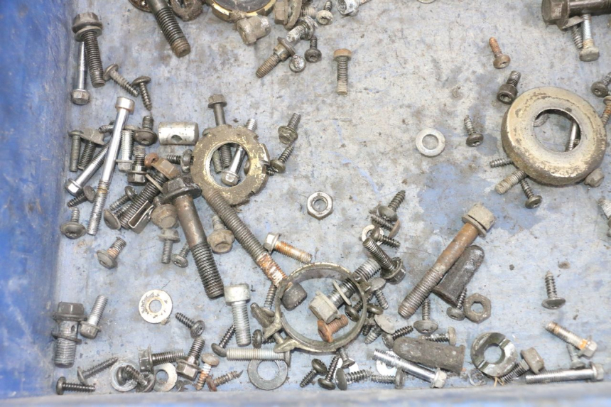 photo de WOREK ŚRUB I WKRĘTÓW PEUGEOT VIVACITY NEW 4T 50 (2008 - 2017) - Zoom stanu zużycia