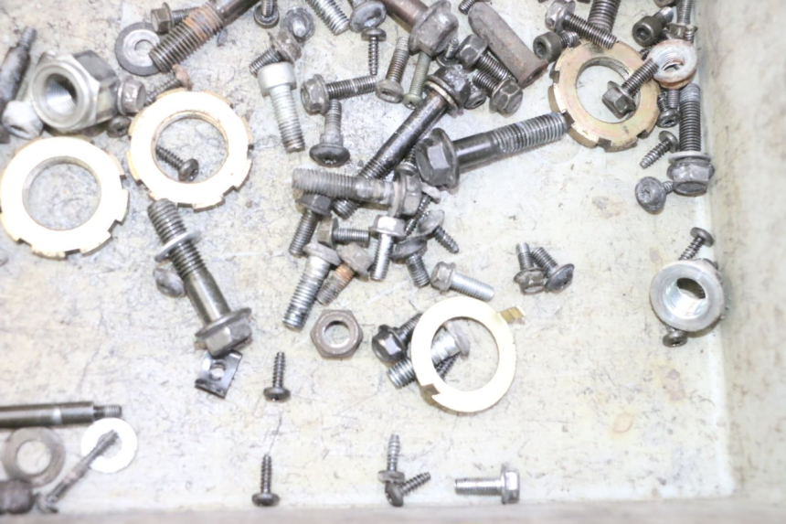 photo de WOREK ŚRUB I WKRĘTÓW PEUGEOT VIVACITY NEW 4T 50 (2008 - 2017) - Inny kąt widzenia