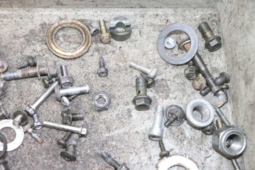 photo de WOREK ŚRUB I WKRĘTÓW PEUGEOT VIVACITY NEW 4T 50 (2008 - 2017) - Inny kąt widzenia