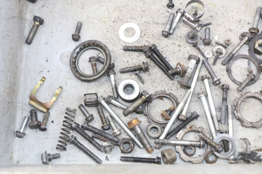 photo de TORBA ZESTAW ŚRUB I WKRĘTÓW PEUGEOT VIVACITY 50 (2004 - 2009) - Zoom stanu zużycia