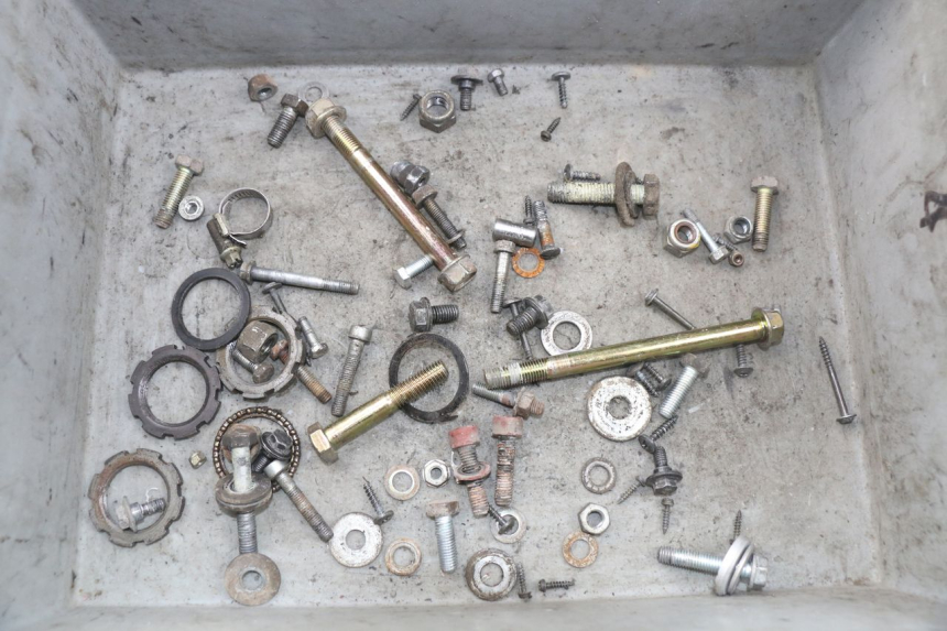 photo de WOREK ŚRUB I ŚRUBEK PEUGEOT VIVACITY 50 (1998 - 2003) - Widok główny