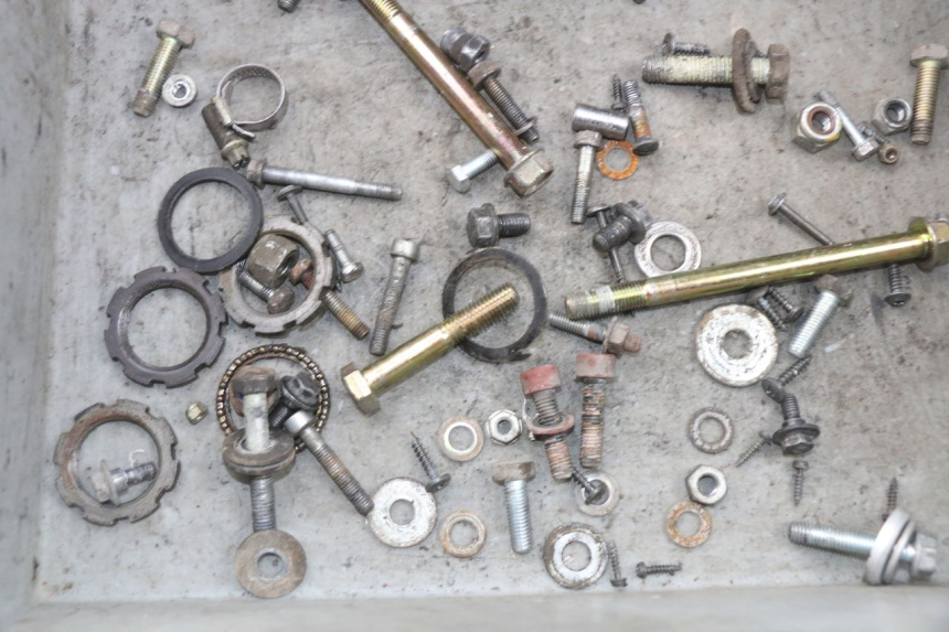 photo de WOREK ŚRUB I ŚRUBEK PEUGEOT VIVACITY 50 (1998 - 2003) - Zoom stanu zużycia