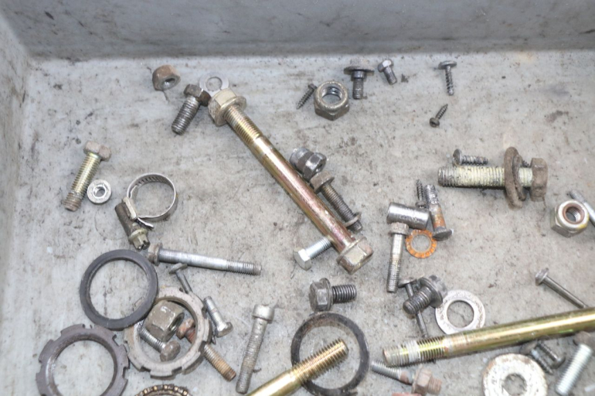 photo de WOREK ŚRUB I ŚRUBEK PEUGEOT VIVACITY 50 (1998 - 2003) - Inny kąt widzenia