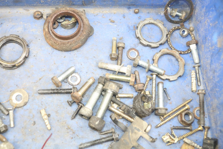 photo de WOREK ŚRUB I ŚRUBEK PEUGEOT VIVACITY 50 (1998 - 2003) - Inny kąt widzenia