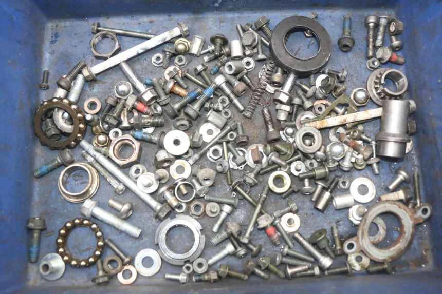 photo de WOREK ŚRUB I ŚRUBEK SUZUKI VL INTRUDER 125 (2004 - 2007) - Widok główny