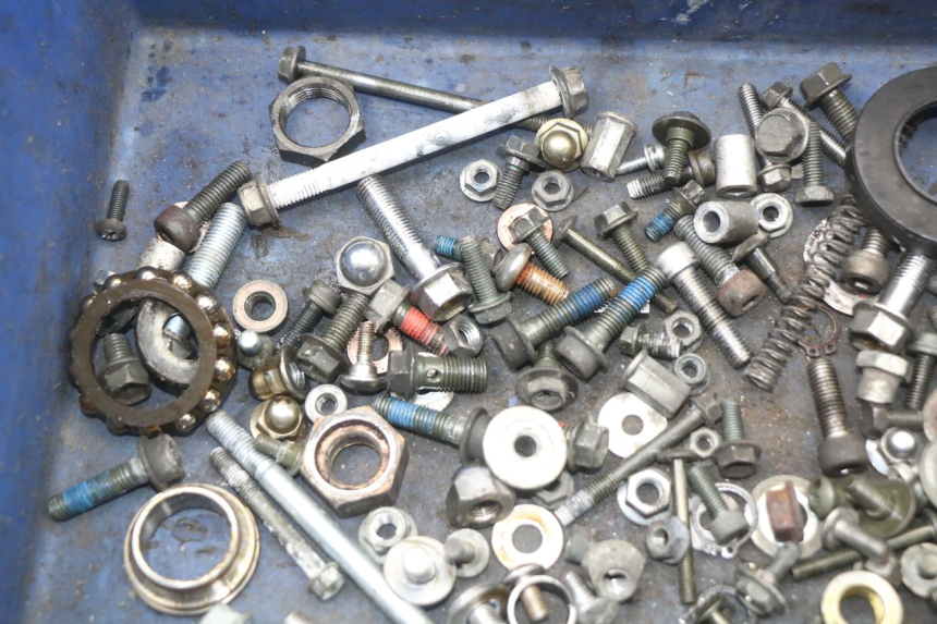 photo de WOREK ŚRUB I ŚRUBEK SUZUKI VL INTRUDER 125 (2004 - 2007) - Szczegół części