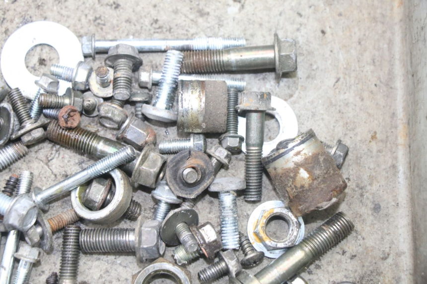 photo de WOREK ŚRUB I WKRĘTÓW VONROAD YIBEN 125 (2006 - 2010) - Zoom stanu zużycia