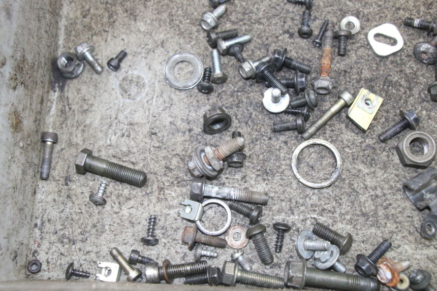 photo de WOREK ŚRUB I WKRĘTÓW YAMAHA WHY 50 (1998 - 2000) - Inny kąt widzenia