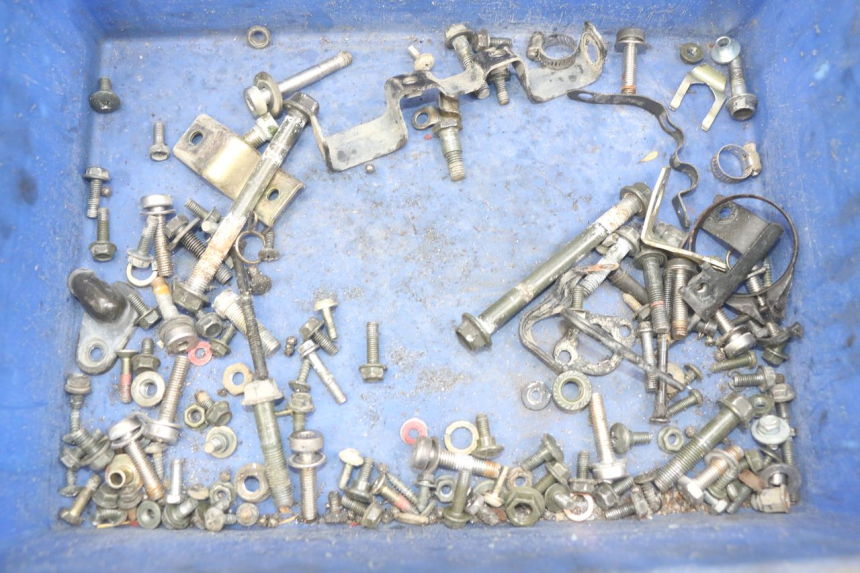 photo de WOREK Z ŚRUBAMI I ELEMENTAMI ZŁĄCZNYMI SYM WOLF SB 125 (2011 - 2018) - Widok główny