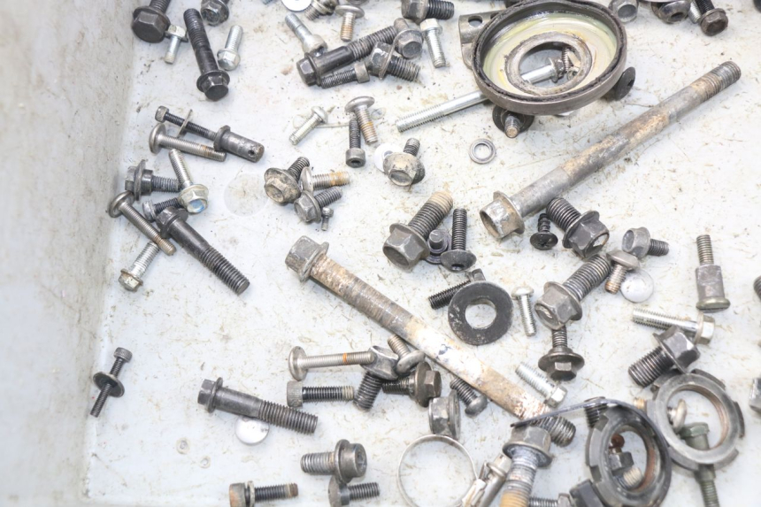 photo de TORBA ZESTAW ŚRUB I WKRĘTÓW YAMAHA WR R 125 (2009 - 2017) - Szczegół części