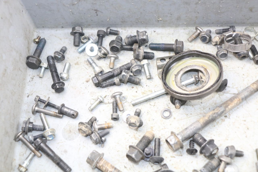 photo de TORBA ZESTAW ŚRUB I WKRĘTÓW YAMAHA WR R 125 (2009 - 2017) - Zbliżenie techniczne