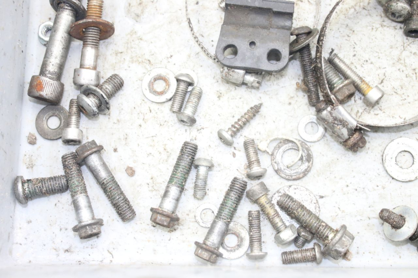 photo de WOREK Z ŚRUBAMI I WKRĘTAMI MBK X-LIMIT XLIMIT 50 (2003 - 2006) - Szczegół części