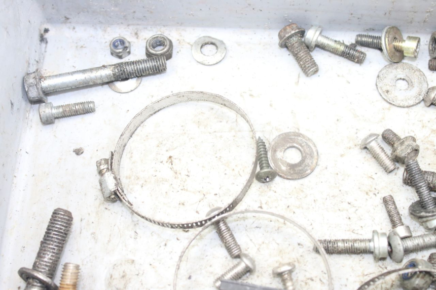 photo de WOREK Z ŚRUBAMI I WKRĘTAMI MBK X-LIMIT XLIMIT 50 (2003 - 2006) - Zbliżenie techniczne