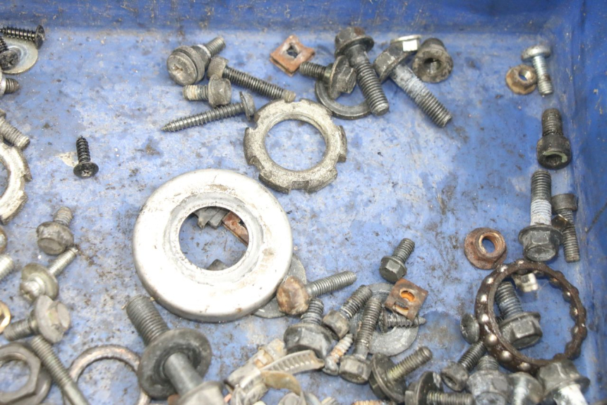 photo de WOREK ŚRUB I WKRĘTÓW YAMAHA X-MAX XMAX 250 (2006 - 2009) - Inny kąt widzenia