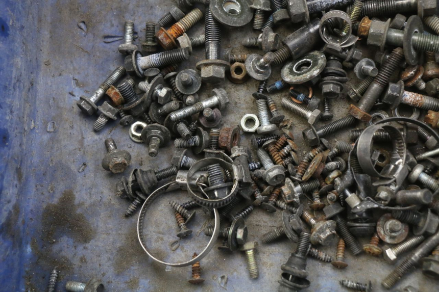 photo de WOREK ŚRUB I WKRĘTÓW YAMAHA XMAX X-MAX 125 (2006 - 2009) - Zoom stanu zużycia