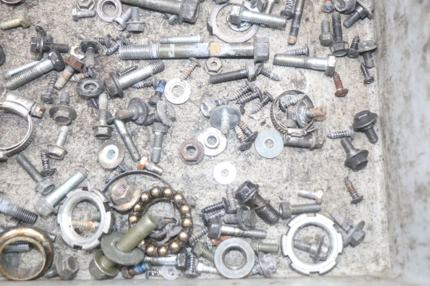 photo de WOREK ŚRUB I WKRĘTÓW YAMAHA XMAX X-MAX 125 (2006 - 2009) - Zbliżenie techniczne