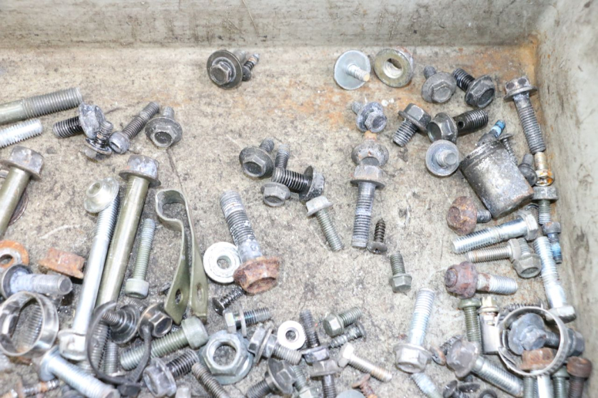 photo de WOREK ŚRUB I WKRĘTÓW YAMAHA XMAX X-MAX 125 (2006 - 2009) - Zoom stanu zużycia