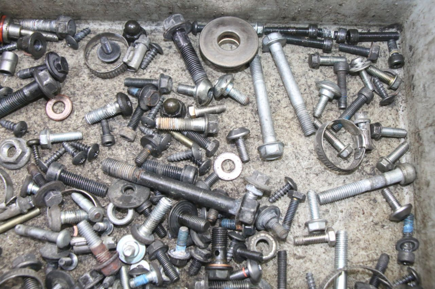 photo de WOREK ŚRUB I WKRĘTÓW YAMAHA X-MAX XMAX 125 (2010 - 2013) - Zoom stanu zużycia