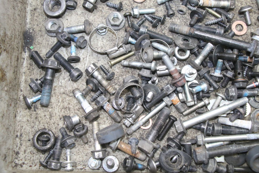 photo de WOREK ŚRUB I WKRĘTÓW YAMAHA X-MAX XMAX 125 (2010 - 2013) - Inny kąt widzenia