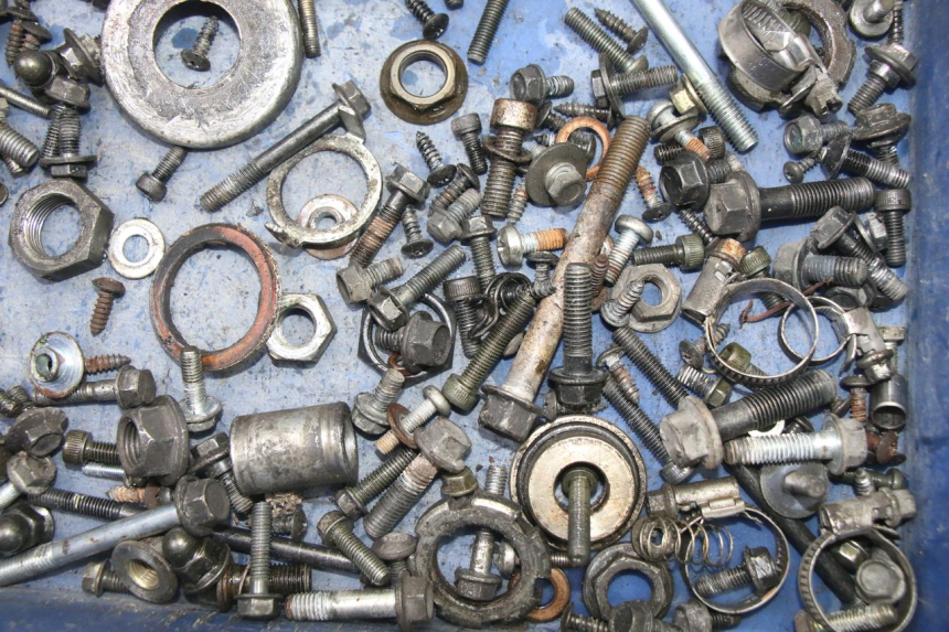 photo de WOREK ŚRUB I WKRĘTÓW YAMAHA XMAX X-MAX 125 (2006 - 2009) - Inny kąt widzenia