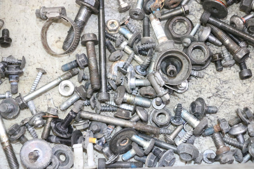 photo de WOREK ŚRUB I WKRĘTÓW YAMAHA X-MAX XMAX 125 (2010 - 2013) - Szczegół części