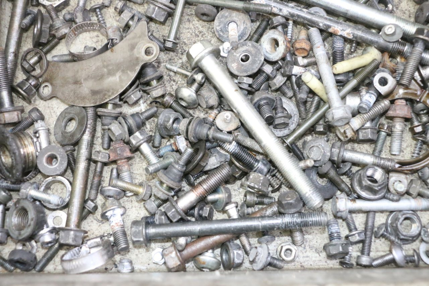 photo de WOREK ŚRUB I WKRĘTÓW YAMAHA X-MAX XMAX 125 (2010 - 2013) - Inny kąt widzenia