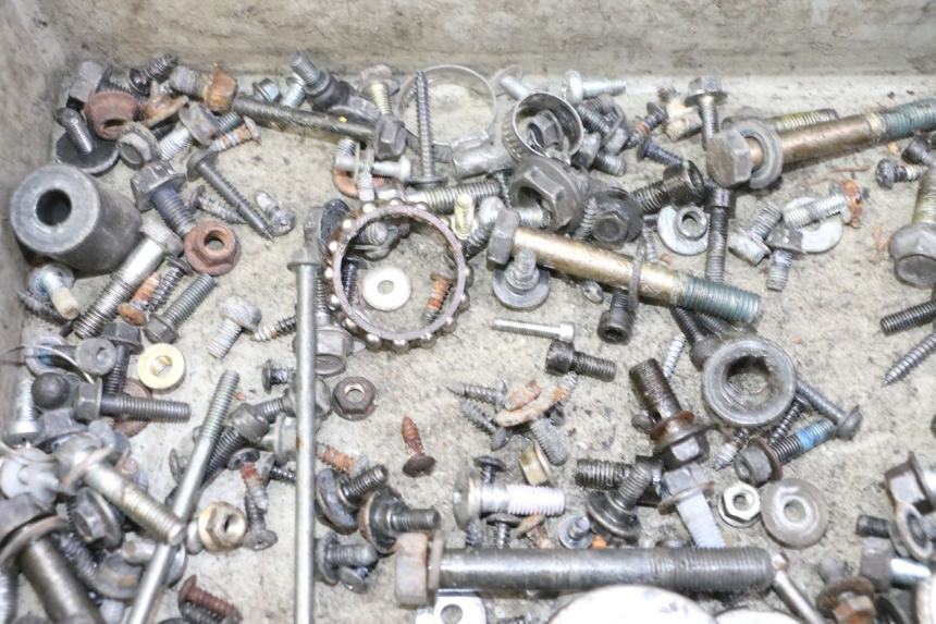 photo de WOREK ŚRUB I WKRĘTÓW YAMAHA X-MAX XMAX 250 (2006 - 2009) - Zoom stanu zużycia