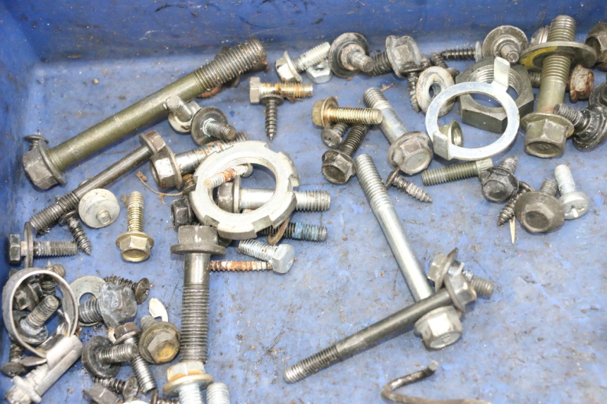 photo de WOREK ŚRUB I WKRĘTÓW YAMAHA XMAX X-MAX 125 (2006 - 2009) - Inny kąt widzenia